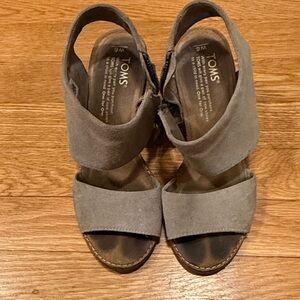 TOMS Women's Gray Open-Toe Sandals